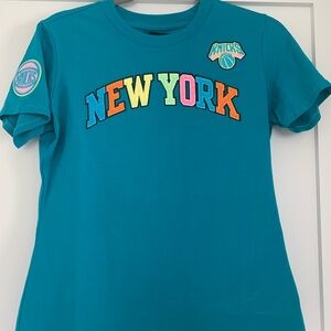 RARE Teal New York Knicks NBA official T-Shirt